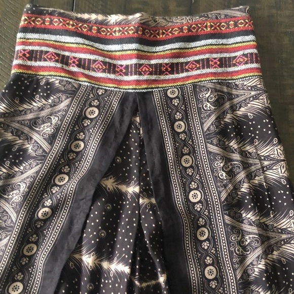 NEW Bali Queen Pocahontas Wide Leg High Rise Pants Embroidered Beach Travel - Picture 9 of 16